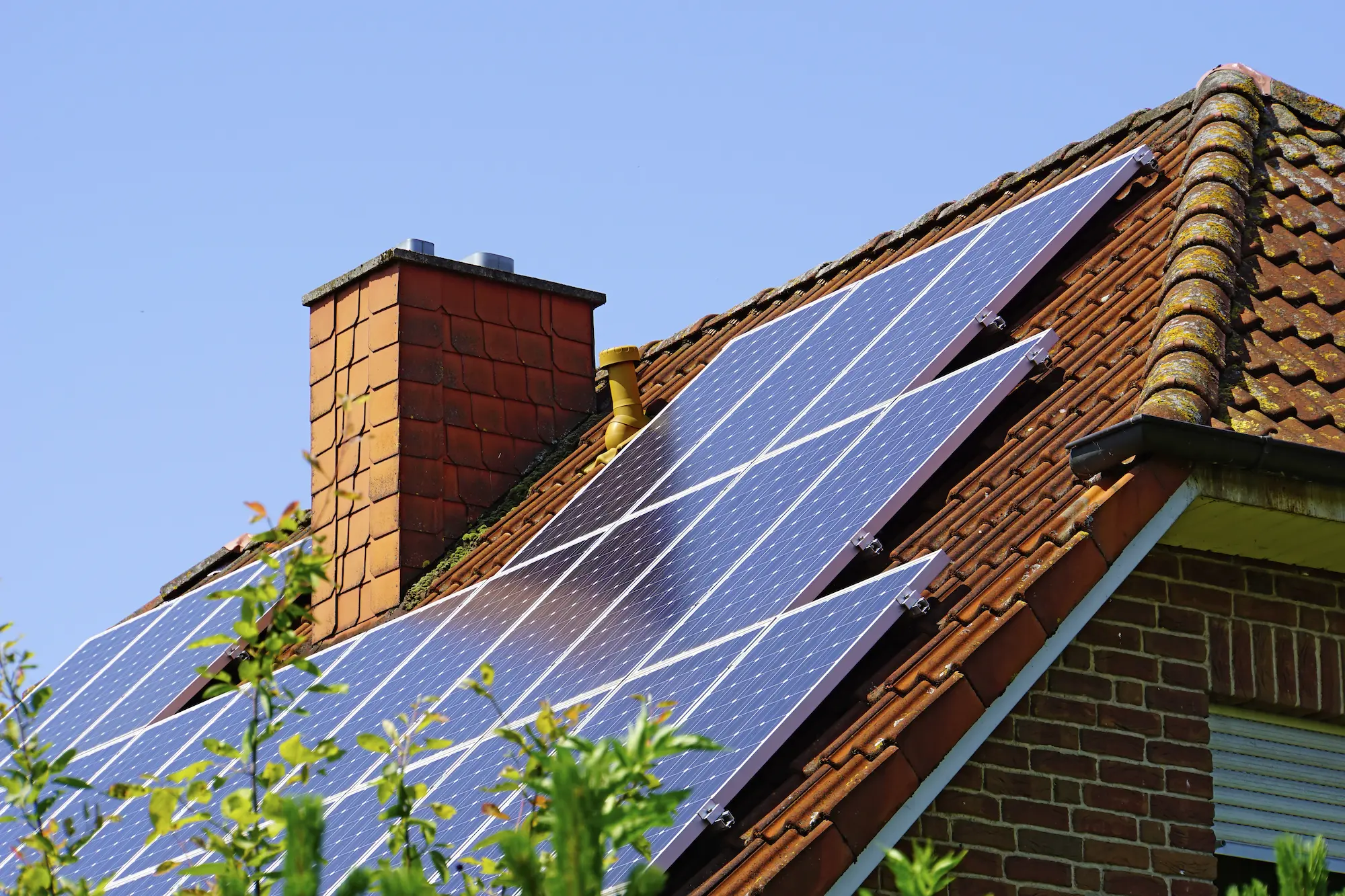 Welche-Photovoltaikanlage-brauchen-Sie-Faktoren-fuer-Modulgroesse-und-Leistung.webp